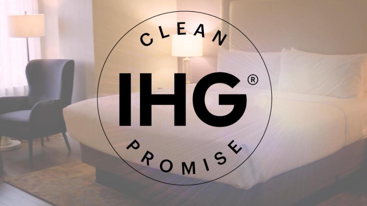 Crowne Plaza Okhla By Ihg 5* New Delhi