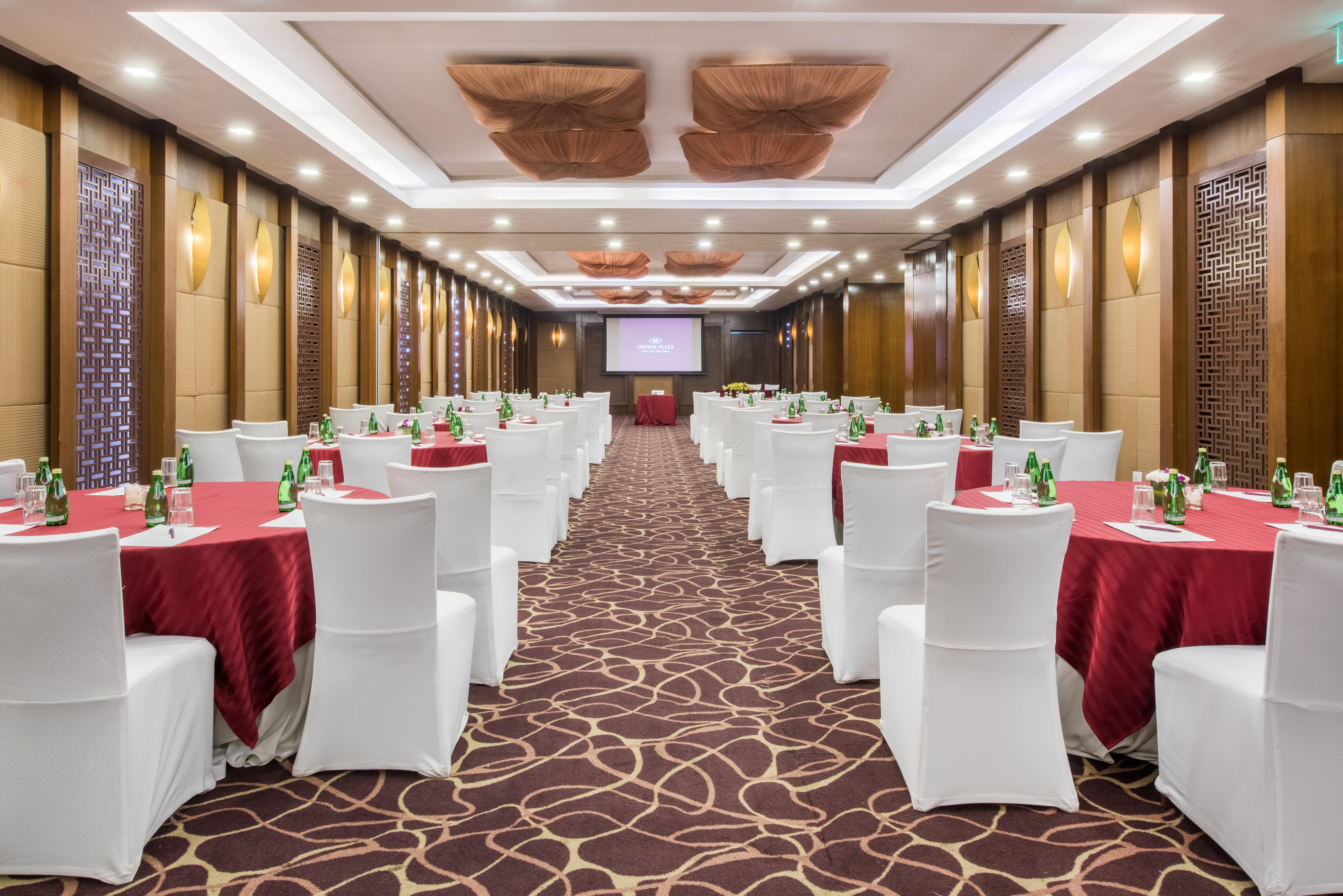 Hotel Crowne Plaza Okhla By Ihg New Delhi