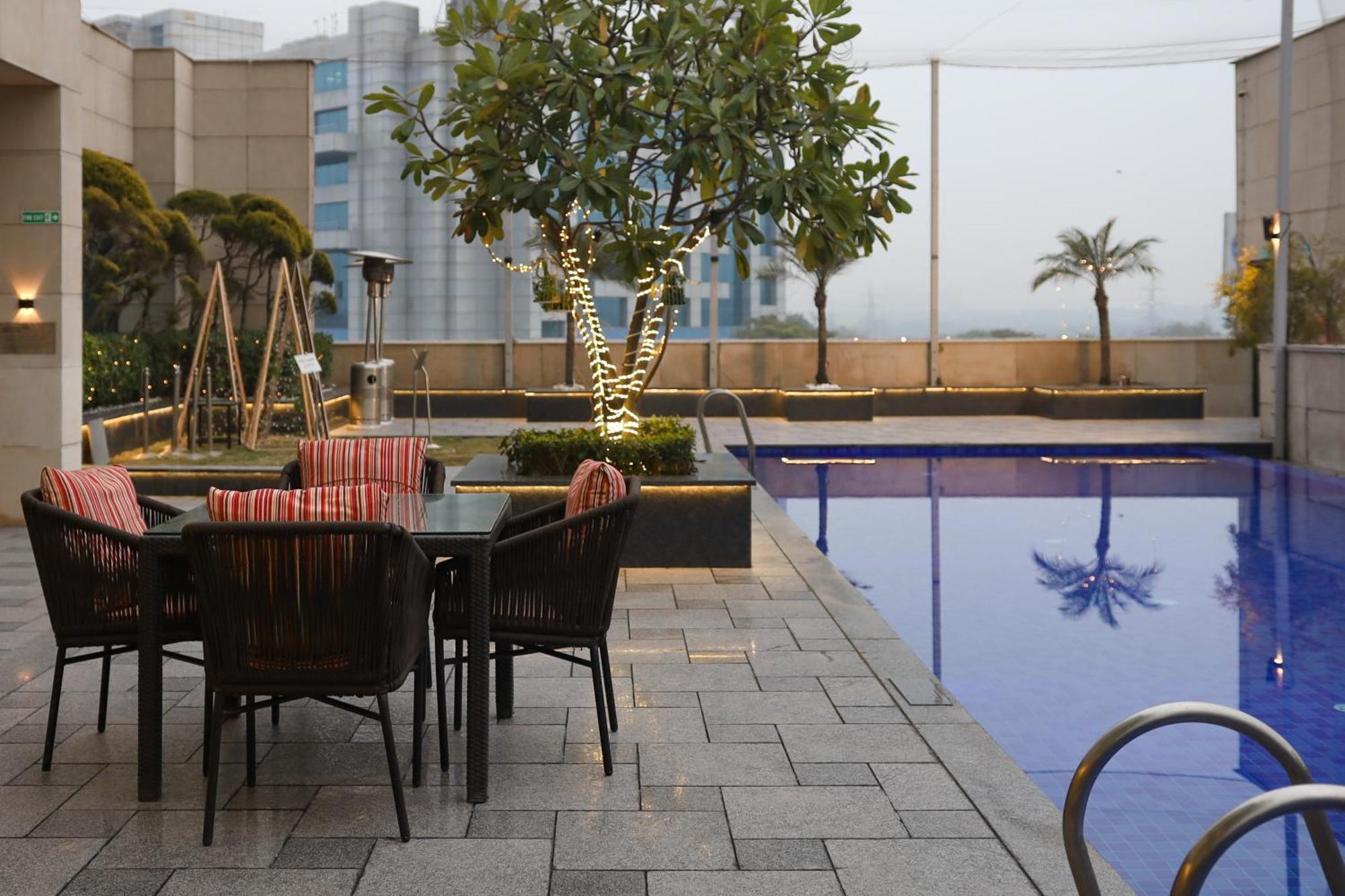 Hotel Crowne Plaza Okhla By Ihg 5*
