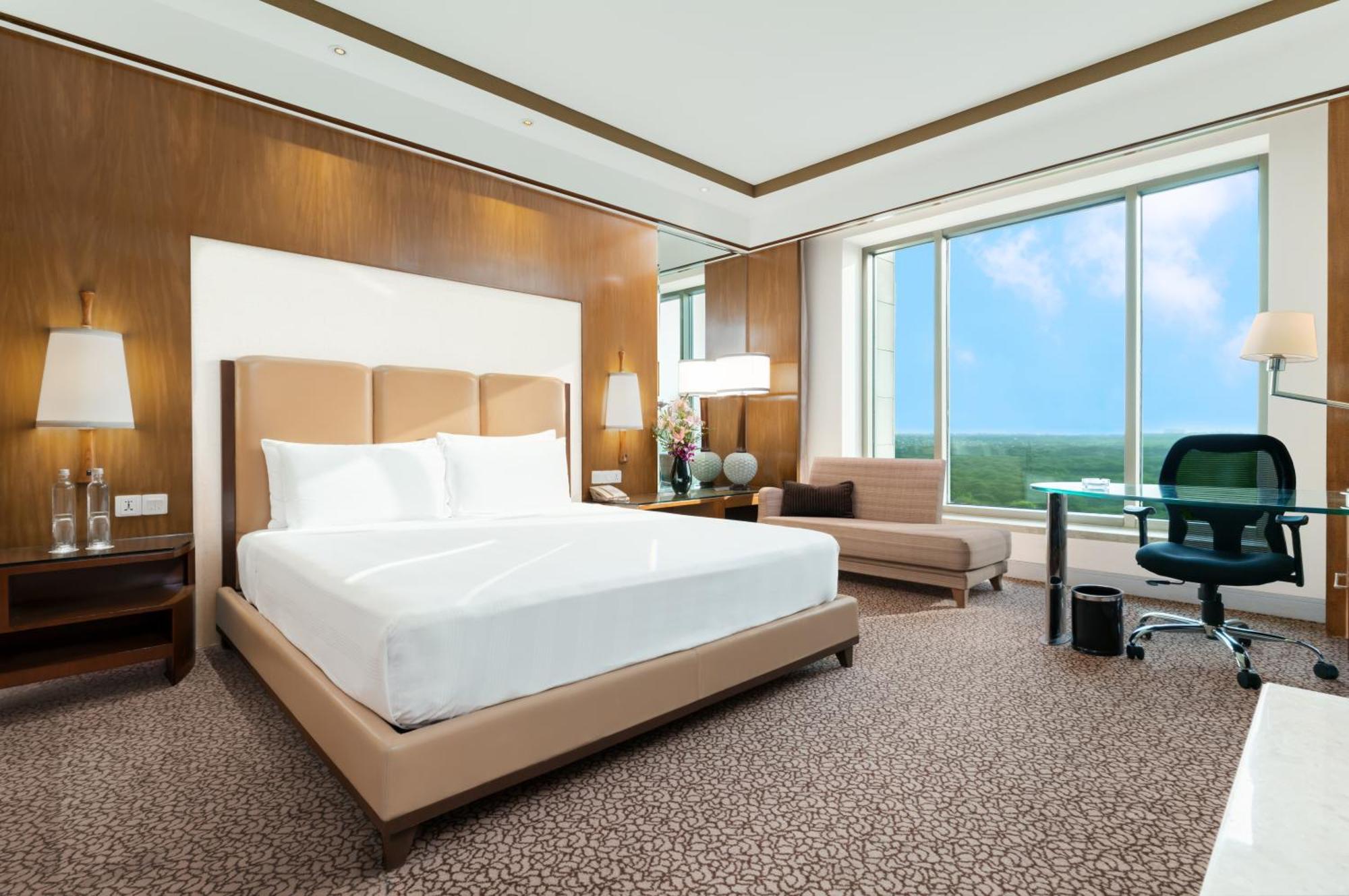 Crowne Plaza Okhla By Ihg Hotel New Delhi